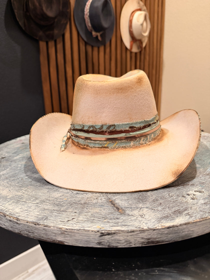 The maddhattery western turquoise band wool felt design