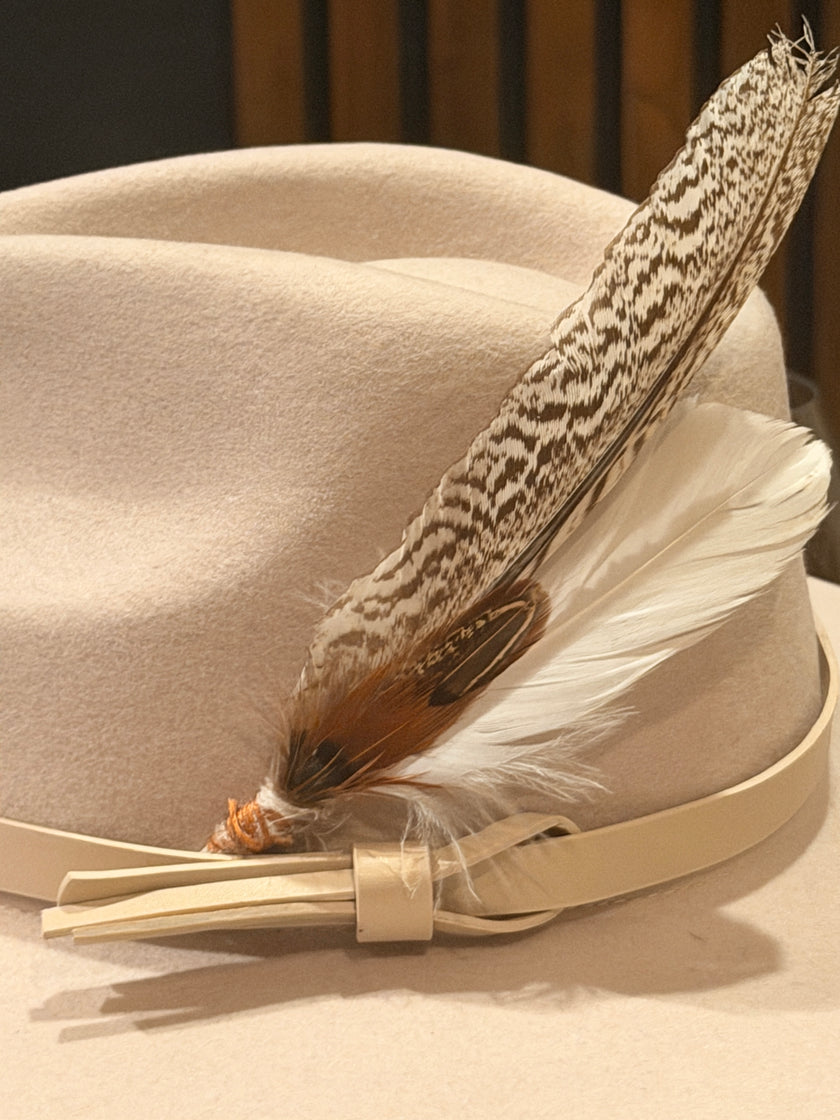 Neutral Hat feather set - pheasant and guinea