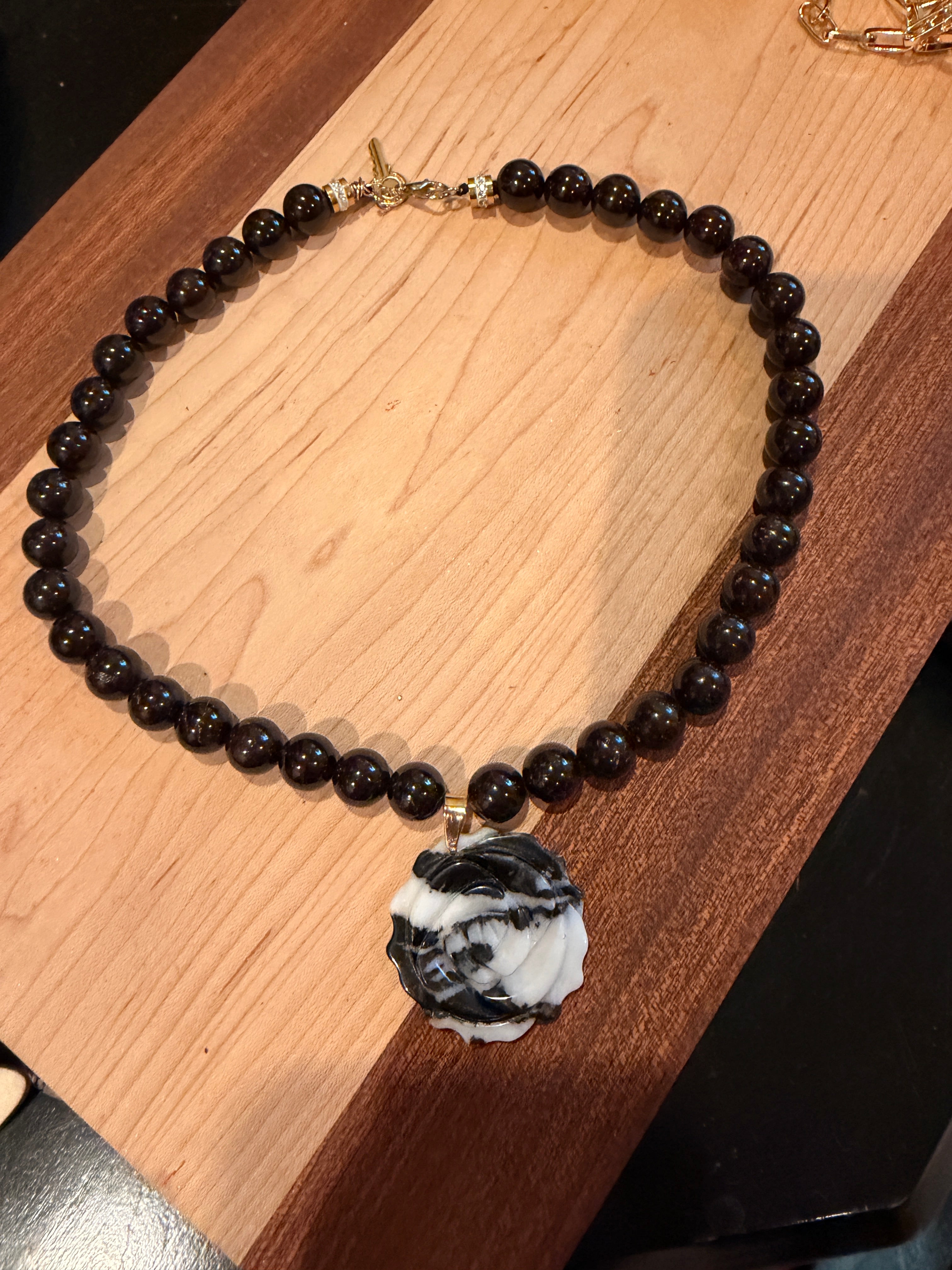 Natural Garnet Beaded Necklace with Gemstone carved Zebra Rose Pendent